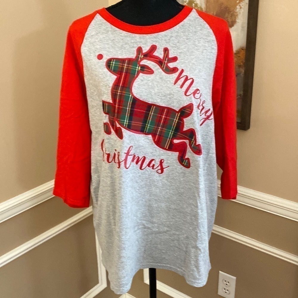 Gildan Merry Christmas Tee Shirt Medium EUC